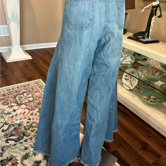 FUN, FUNKY, UNIQUE, SEXY & VINTAGY WIDE LEGGED JEANS IN SUPERB CONDITION. - Picture 2 of 9